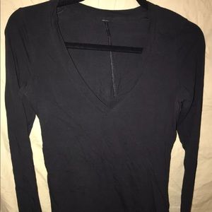 Lululemon long sleeve V-Neck Black shirt size 4